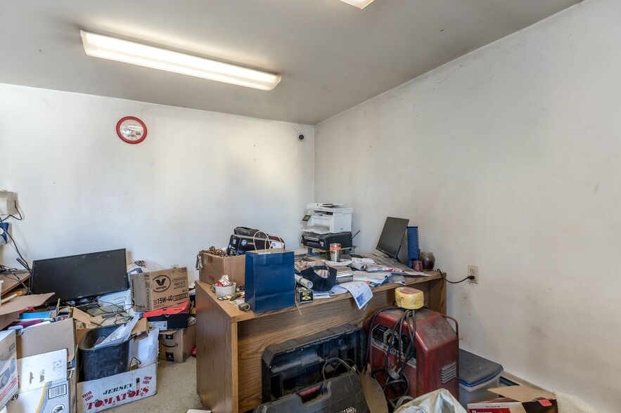 More Photos Of 102 E Moorestown Rd, Wind Gap Industrial For Sale