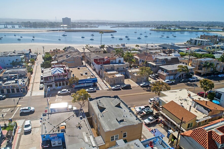 More Photos Of 2886-2888 Mission Blvd, San Diego Storefront Retail Residential For Sale