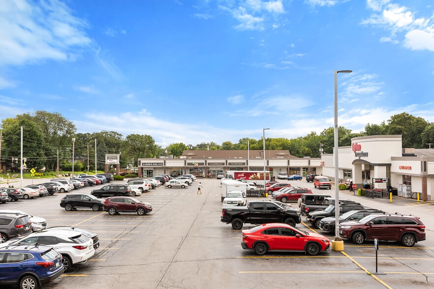 More Photos Of 4040-4125 University Ave, Des Moines Unknown For Lease