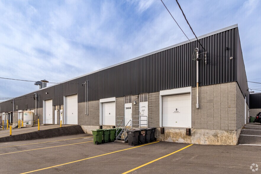 More Photos Of 3450-3560 Boul Poirier, Montréal Warehouse For Lease