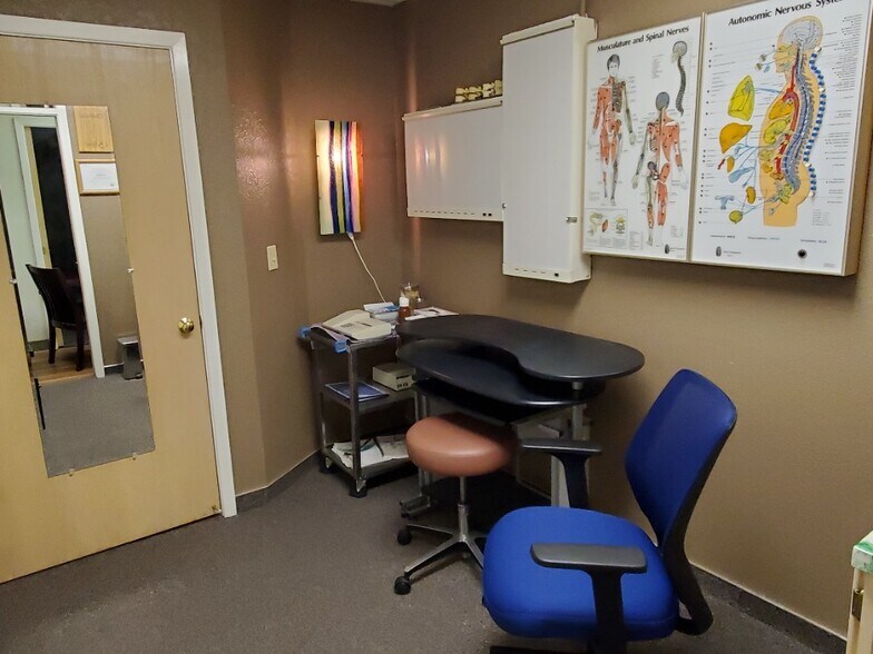 More Photos Of 11879 Kemper Rd, Auburn Office For Lease