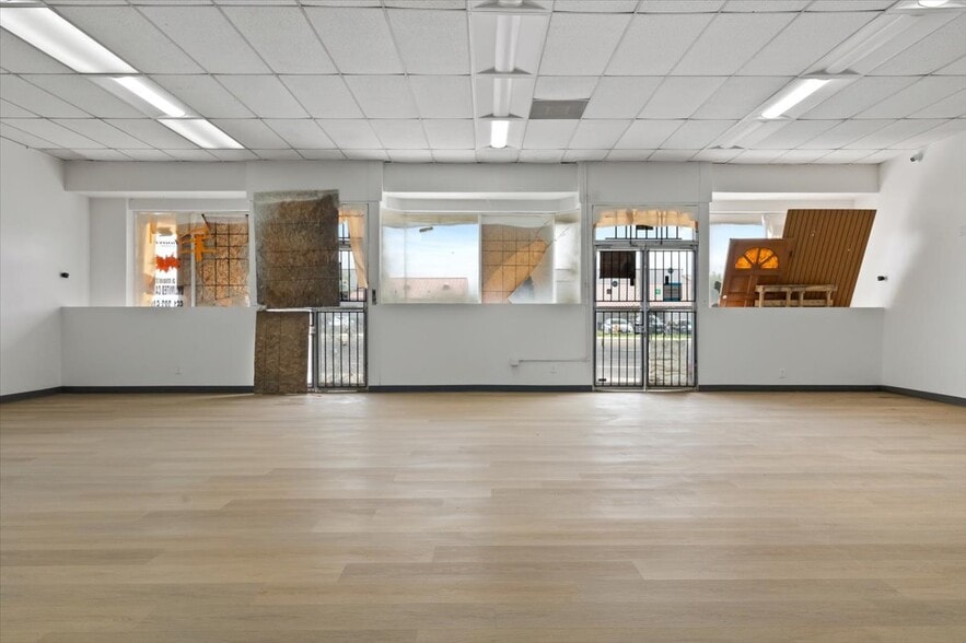 More Photos Of 1305 N Chester Ave, Bakersfield Storefront Retail Office For Lease