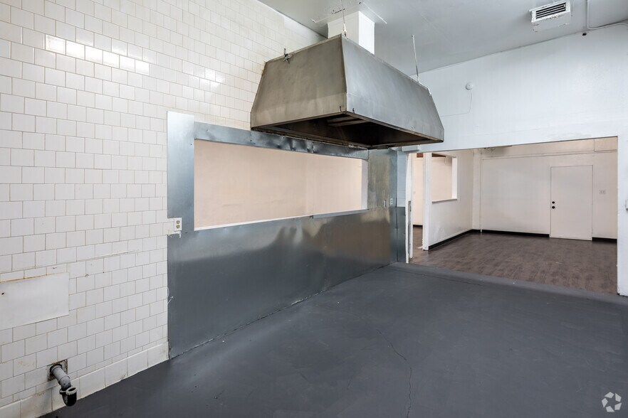 More Photos Of 8129 San Pedro St, Los Angeles Storefront For Sale