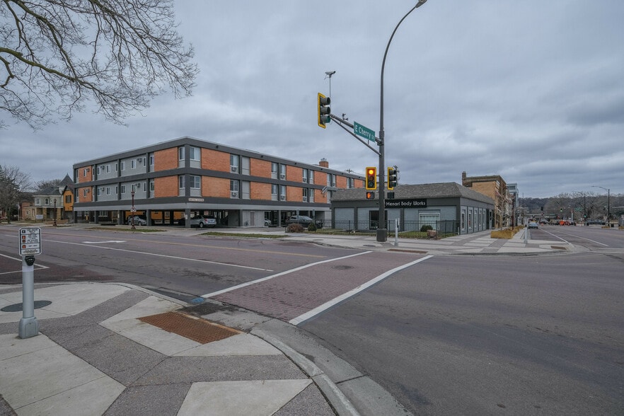 Primary Photo Of 500 S 2nd St, Mankato Apartments For Sale