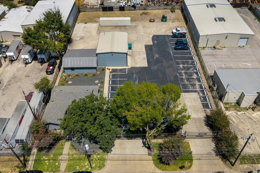 More Photos Of 2655 Myrtle Springs Ave, Dallas Light Manufacturing For Sale