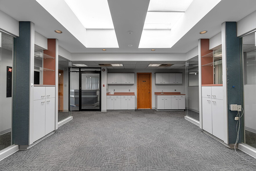More Photos Of 1783 Kenmore Ave, Kenmore Warehouse For Sale