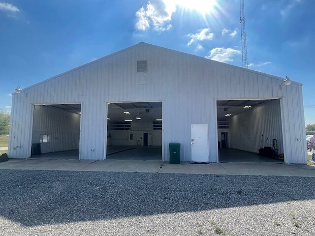 More Photos Of 950 Gore Rd, Morris Warehouse For Lease
