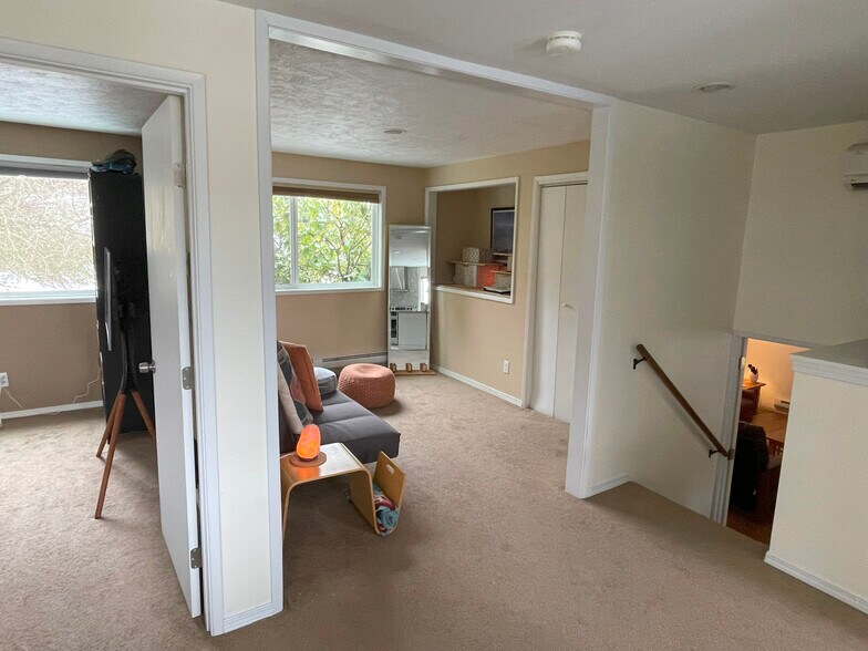 More Photos Of 300 NE 117th Ave, Vancouver Office Residential For Lease