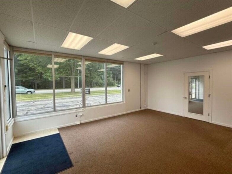 More Photos Of 2704-2710 N Saginaw St, Midland Freestanding For Sale