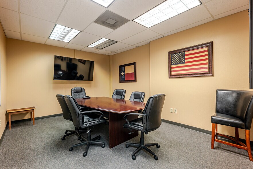 More Photos Of 5316 Woodway Dr, Fort Worth Office For Lease