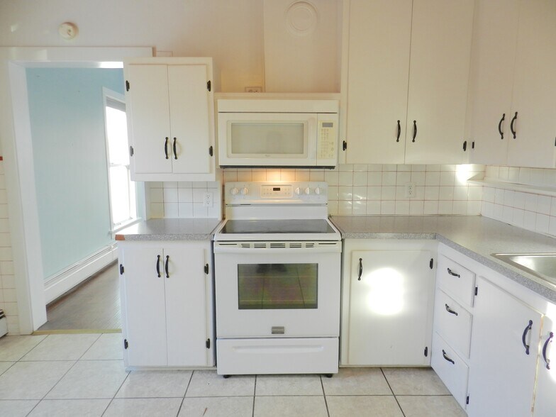 More Photos Of 901 Main St, Salmon Office For Sale