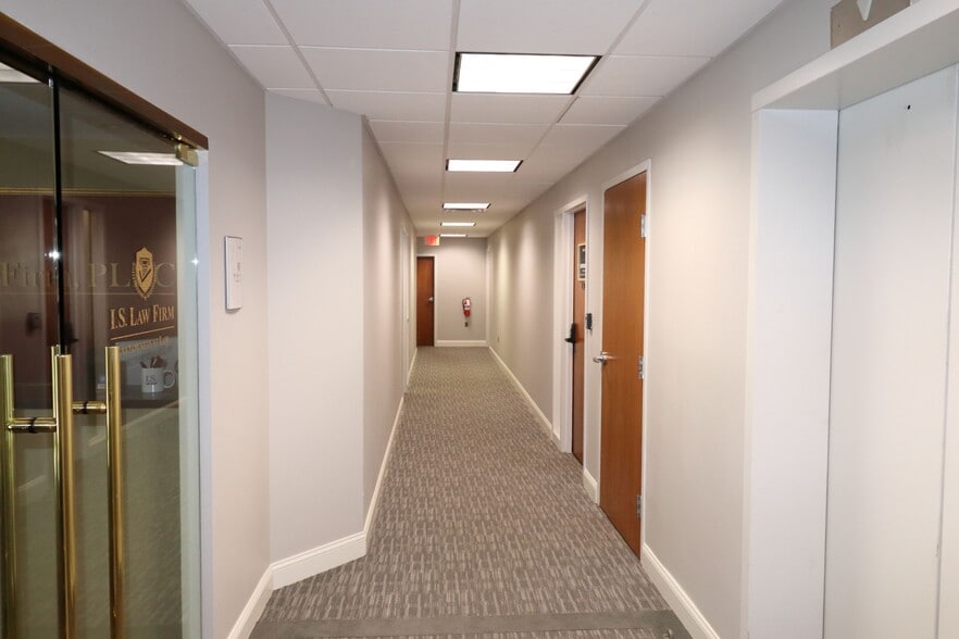 More Photos Of 3930 Walnut St, Fairfax Medical For Sale