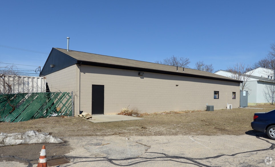 More Photos Of 22 Minnesota Ave, Warwick Flex For Sale