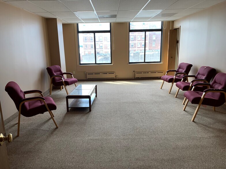 More Photos Of 505-511 5th St, Sioux City Office For Sale