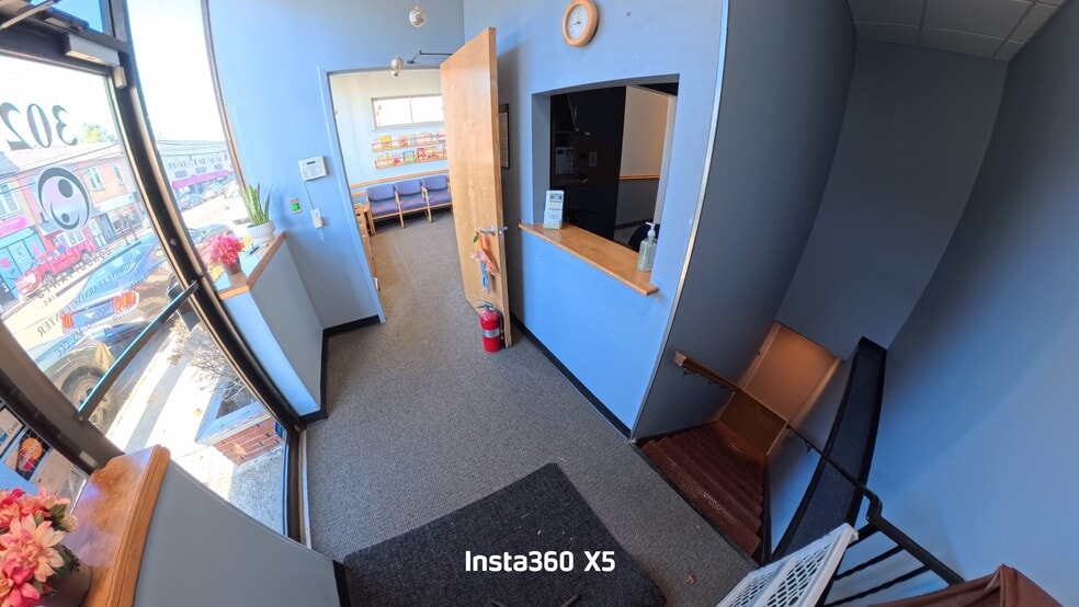 More Photos Of 302 Willis Ave, Mineola Freestanding For Lease