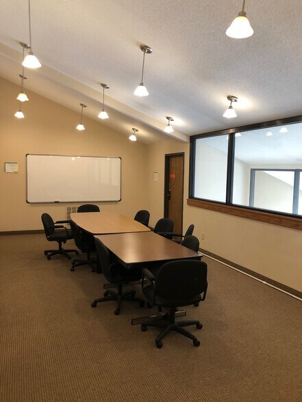 More Photos Of 4205 Lancaster Ln N, Plymouth Office For Lease