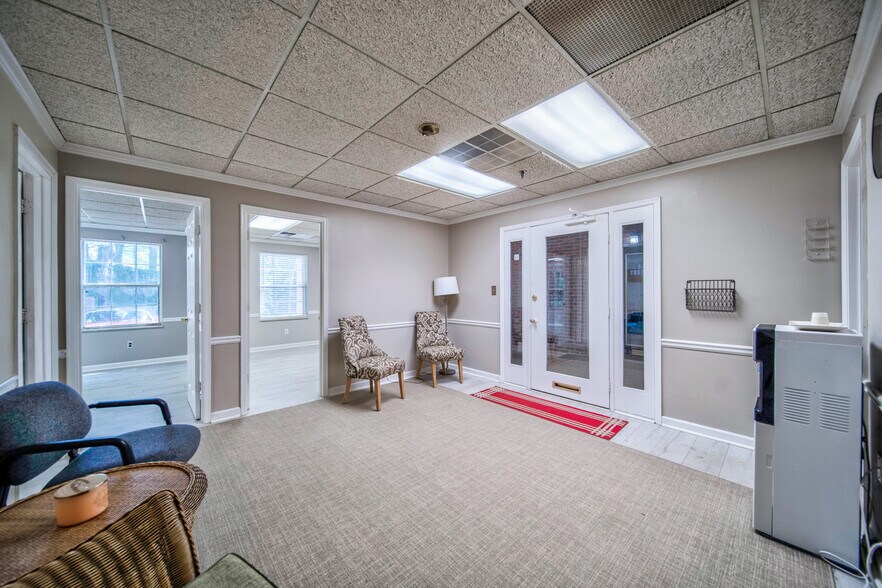 More Photos Of 425 E Crossville Rd, Roswell Office Residential For Lease