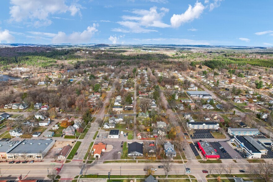 More Photos Of 613 Broadway, Wisconsin Dells Loft Creative Space For Sale