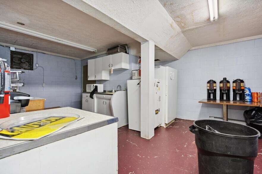 More Photos Of 8340 Pippin Rd, Cincinnati Specialty For Sale