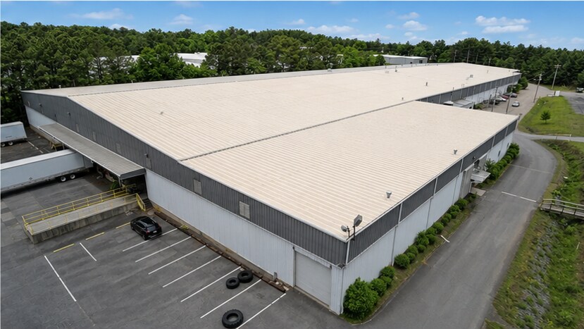 More Photos Of 220 River Dr, Cartersville Distribution For Lease