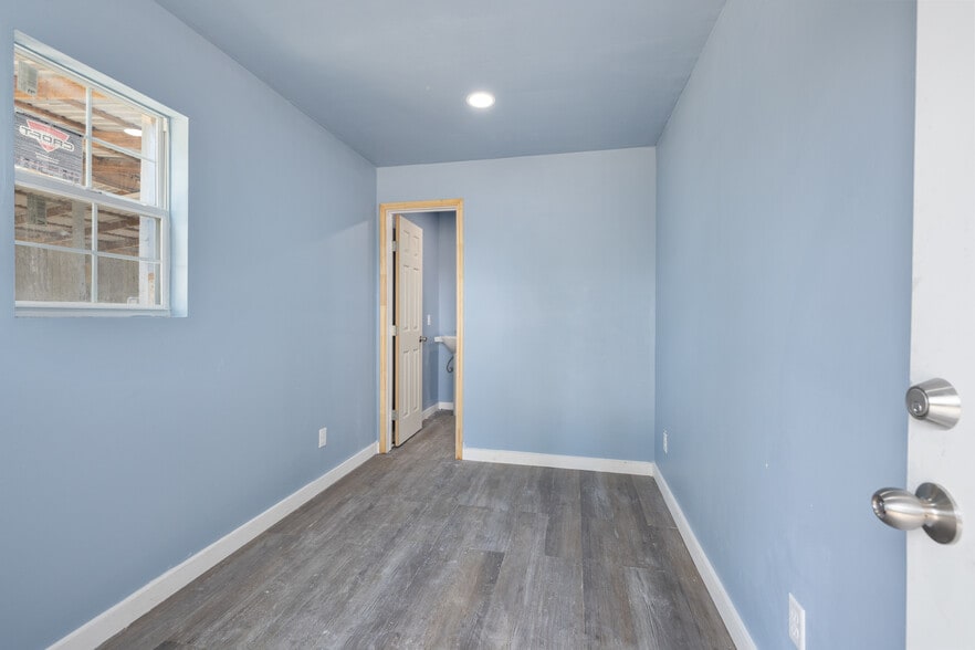 More Photos Of 1929 Havner Ln, Houston Warehouse For Sale