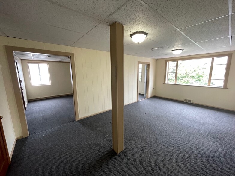 More Photos Of 75-87 Market Sq, Newington Freestanding For Lease