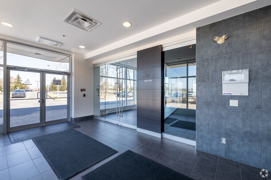 More Photos Of 4255 Boul Lapinière, Brossard Office For Lease