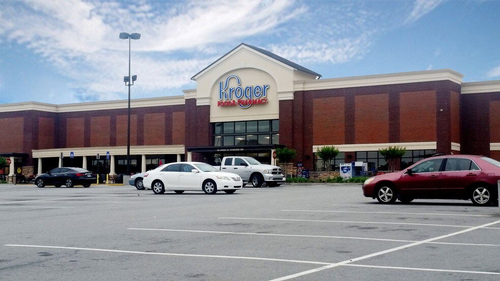 More Photos Of 156 Tom Hill SR Blvd, Macon-Bibb Unknown For Lease