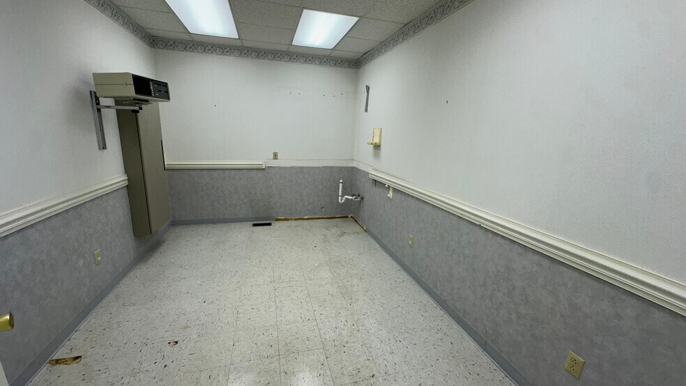 More Photos Of 444 Elmwood Ave, Alderson Medical For Sale