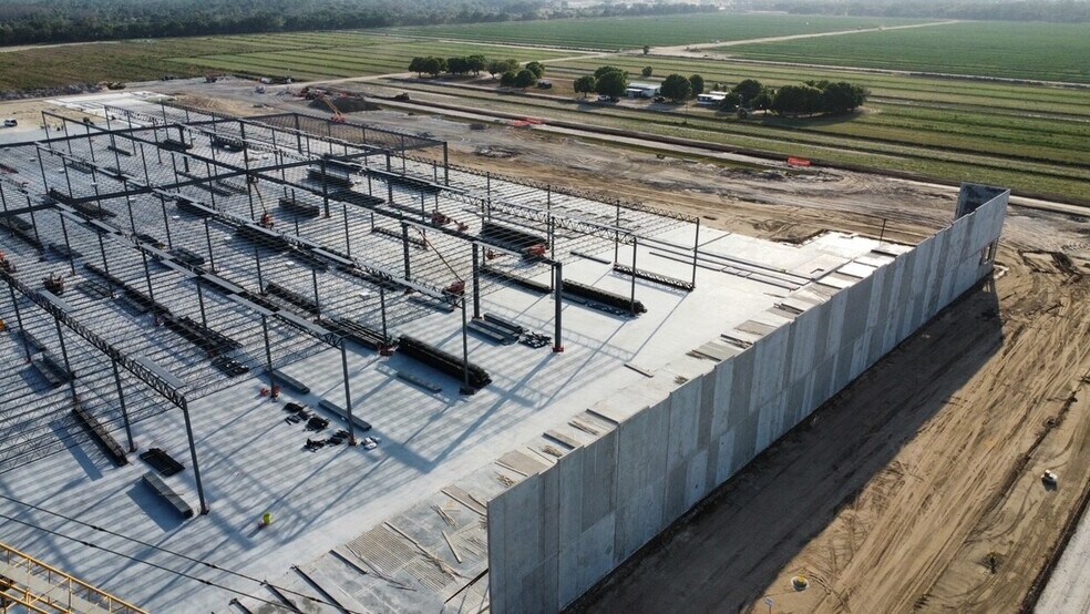 More Photos Of 2400 SW Gateway Pl, Stuart Distribution For Sale