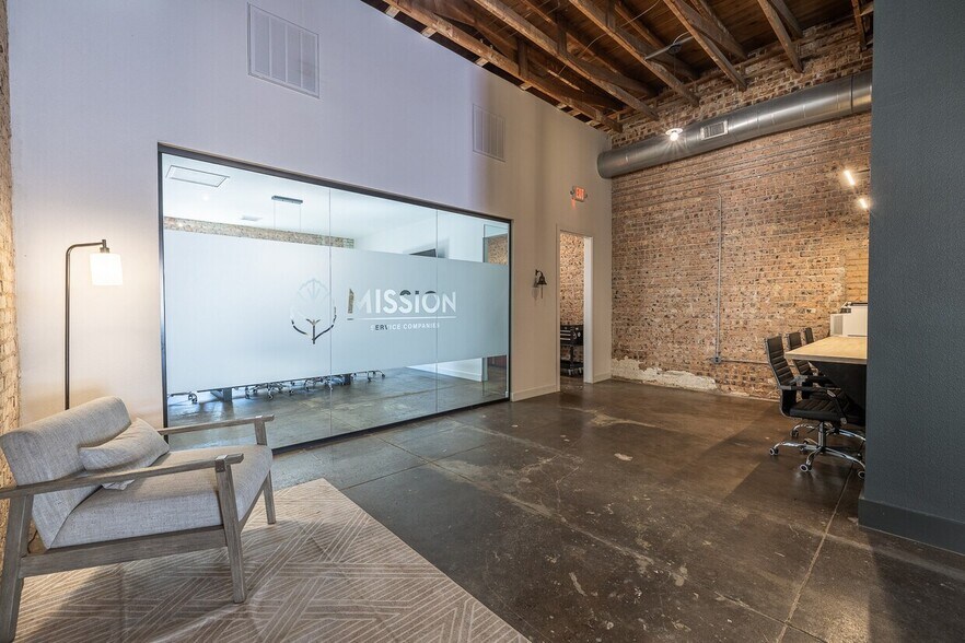 More Photos Of 611 Broadway, Lubbock Storefront For Sale
