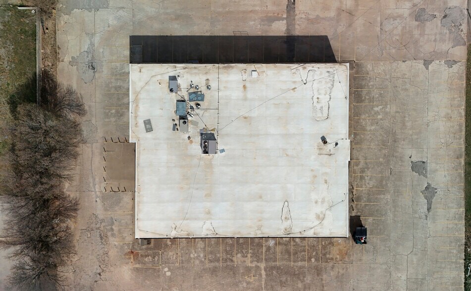 More Photos Of 1508 SE 25th St, Oklahoma City Bar For Sale