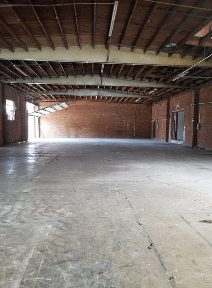 More Photos Of 1901 E 7th Pl, Los Angeles Warehouse For Lease