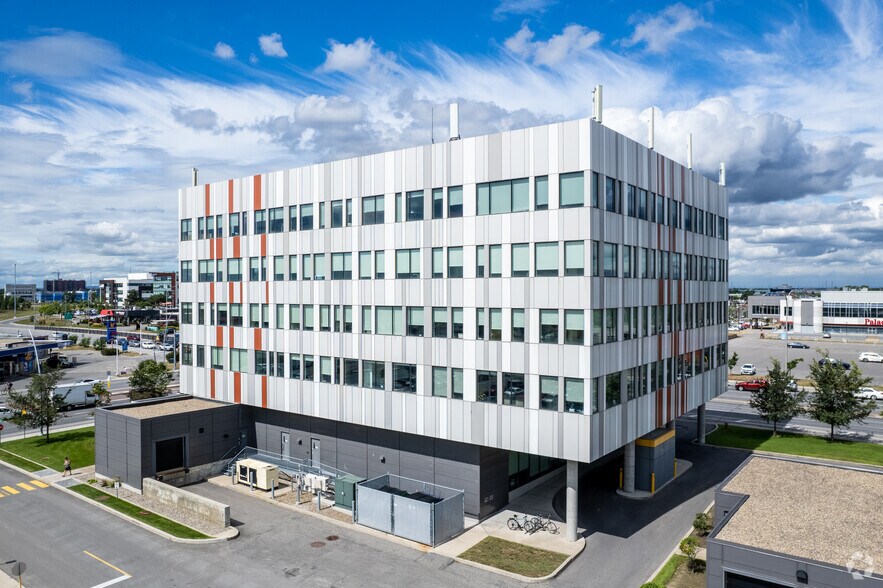 More Photos Of 1699 Boul Le Corbusier, Laval Office For Lease