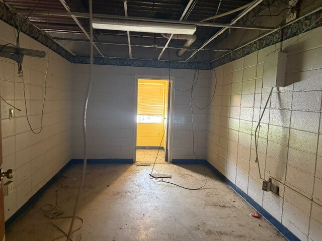 More Photos Of 111 13th Ave NW, Ardmore Skilled Nursing Facility For Sale