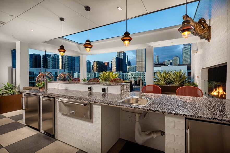 More Photos Of 1340 S Hill St, Los Angeles Apartments For Lease