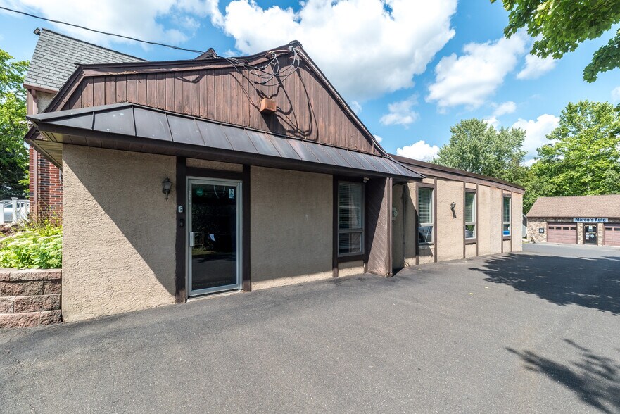 More Photos Of 1454 Bethlehem Pike, North Wales Storefront Retail Office For Lease
