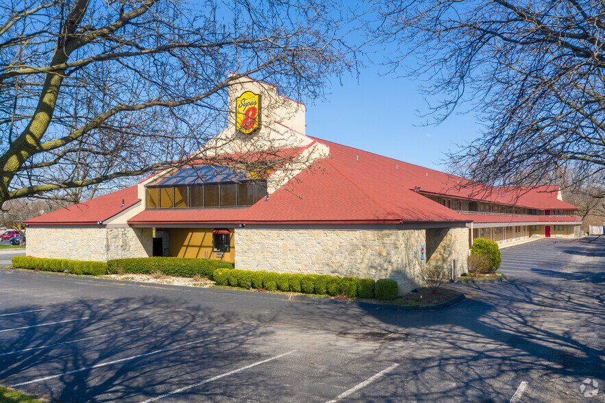 Primary Photo Of 1951 Broad Ave, Findlay Hotel For Sale