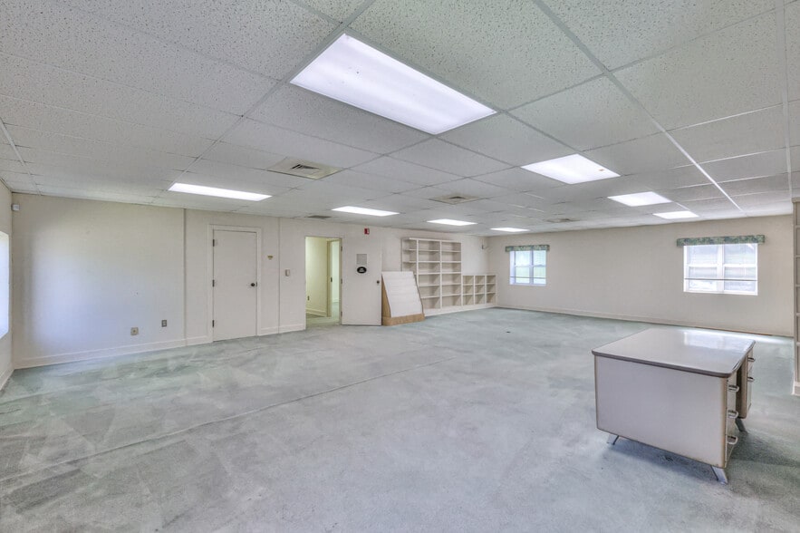 More Photos Of 228 S Military Ave, Lawrenceburg Religious Facility For Sale
