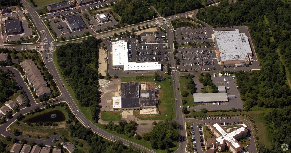 More Photos Of 785 Old New Brunswick Rd, Somerset Storefront For Lease