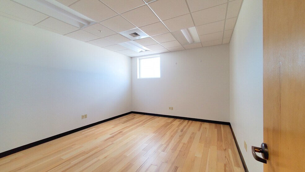 More Photos Of 3875 N Schreiber Way, Coeur d'Alene Warehouse For Sale