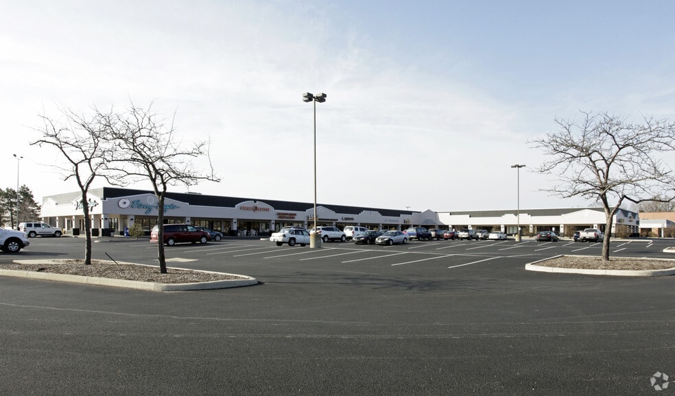 Primary Photo Of 300-342 W Dussel Dr, Maumee Unknown For Lease