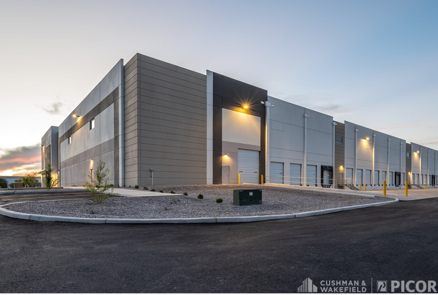 More Photos Of 3725 E Columbia St, Tucson Distribution For Lease