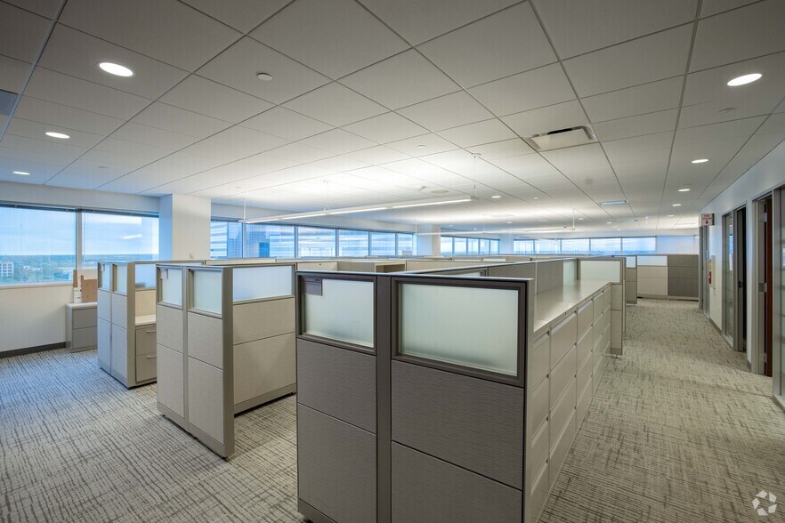 More Photos Of 231 N Martingale Rd, Schaumburg Office For Lease