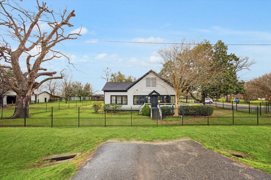 More Photos Of 35119 FM 1093, Simonton Office For Lease