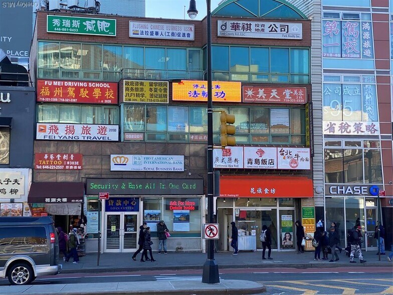 More Photos Of 40-48 Main St, Flushing Office For Lease