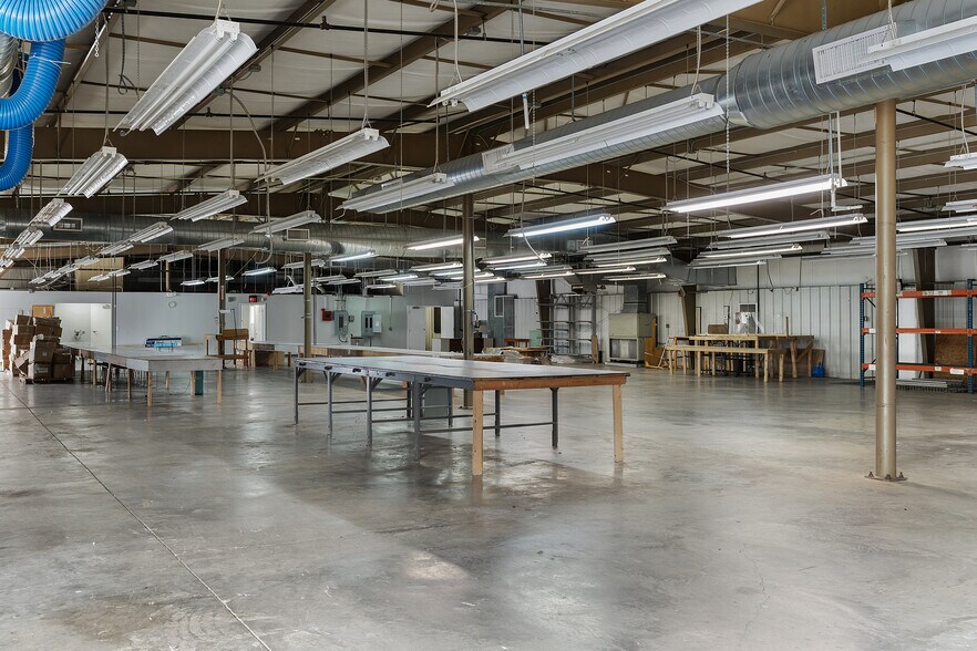 More Photos Of 205 Industrial Pike, Whitwell Manufacturing For Sale