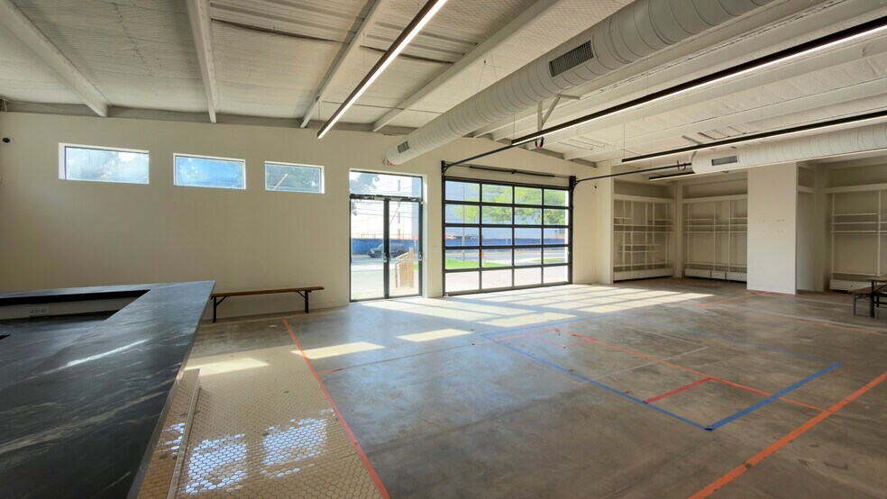 More Photos Of 757 Shady Ln, Austin Warehouse For Lease