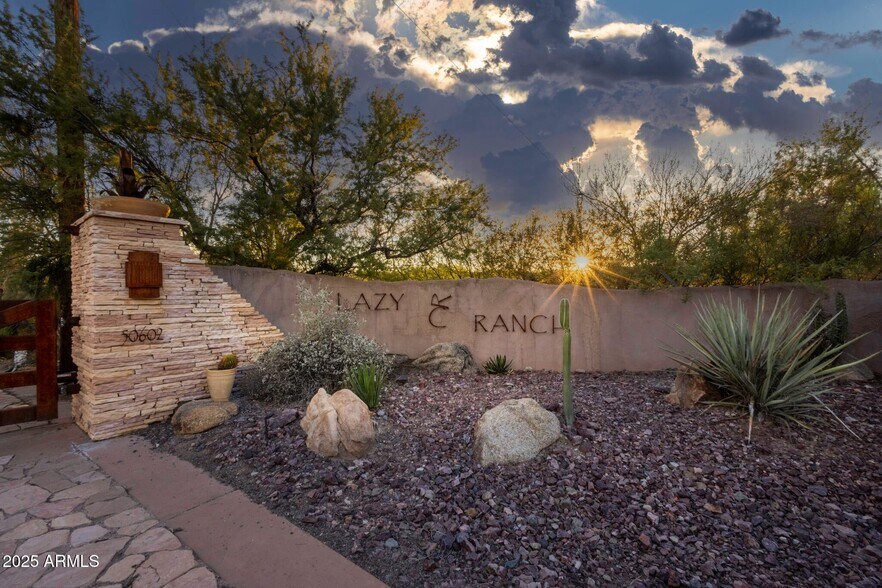Primary Photo Of 50602 US 60, Wickenburg Specialty For Sale