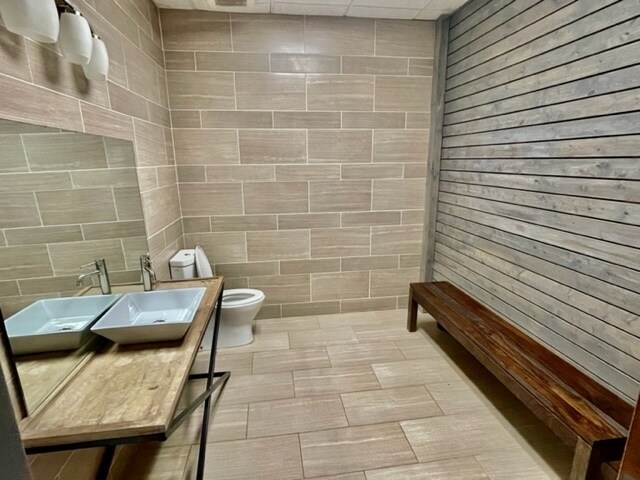 More Photos Of 900 Creekside Rd, Chattanooga Light Distribution For Sale